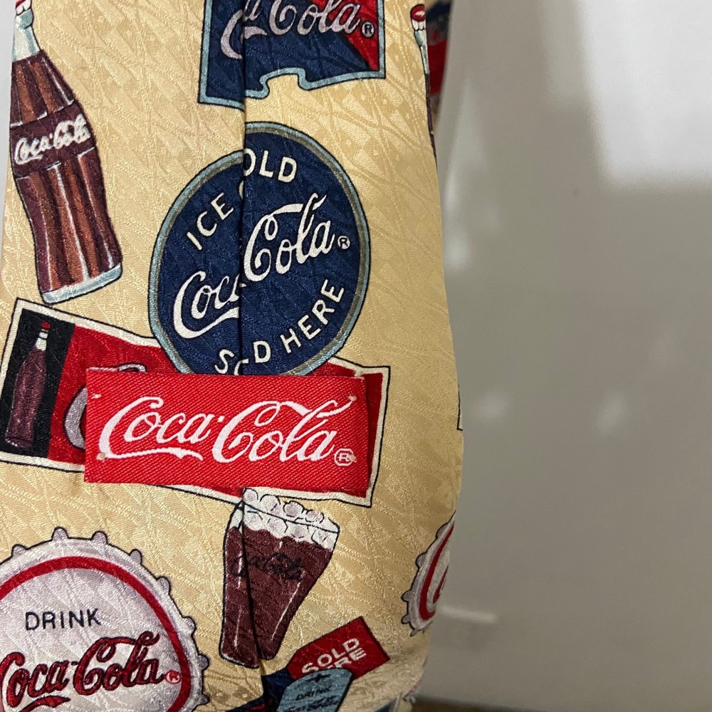 Vintage Coca-Cola Mens Silk Novelty Tie Tan Retro‎ Soda Advertising Print